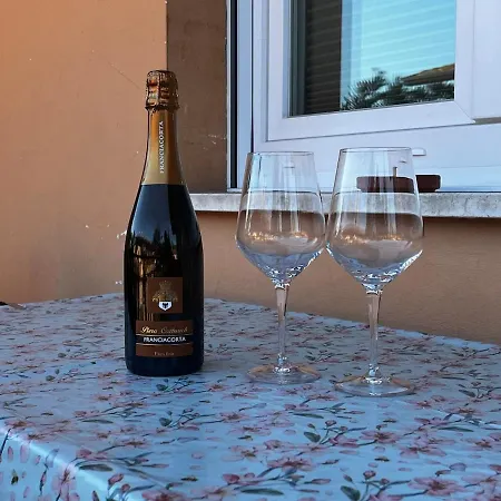 Blue Moon With Wi-fi And Parking Desenzano del Garda